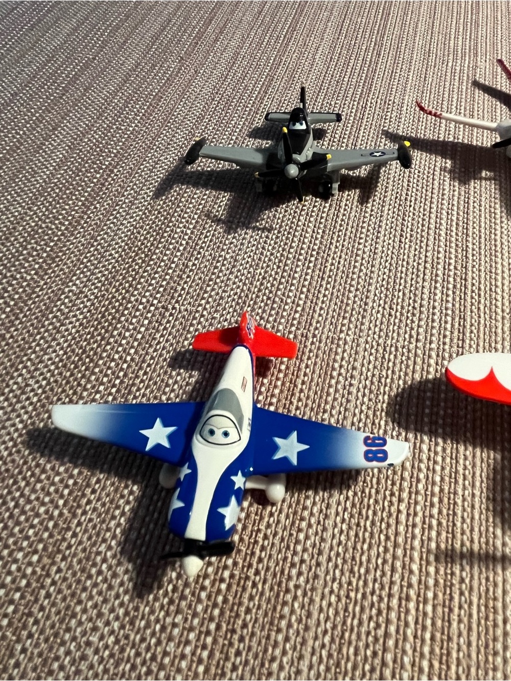6 Diecast Disney Planes Figures - Picture 2 of 11